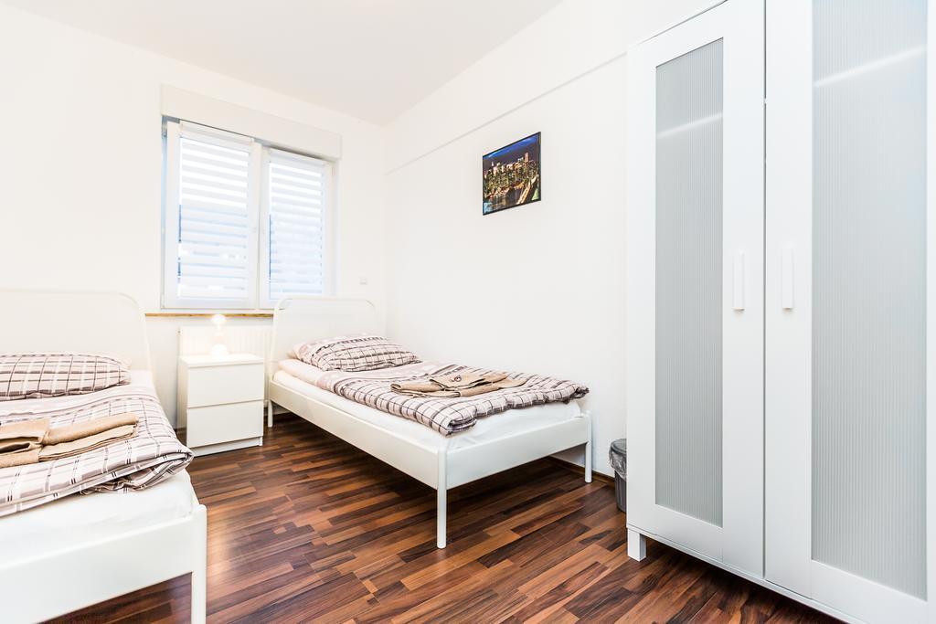 Ferienwohnung Koeln Stammheim Szoba fotó