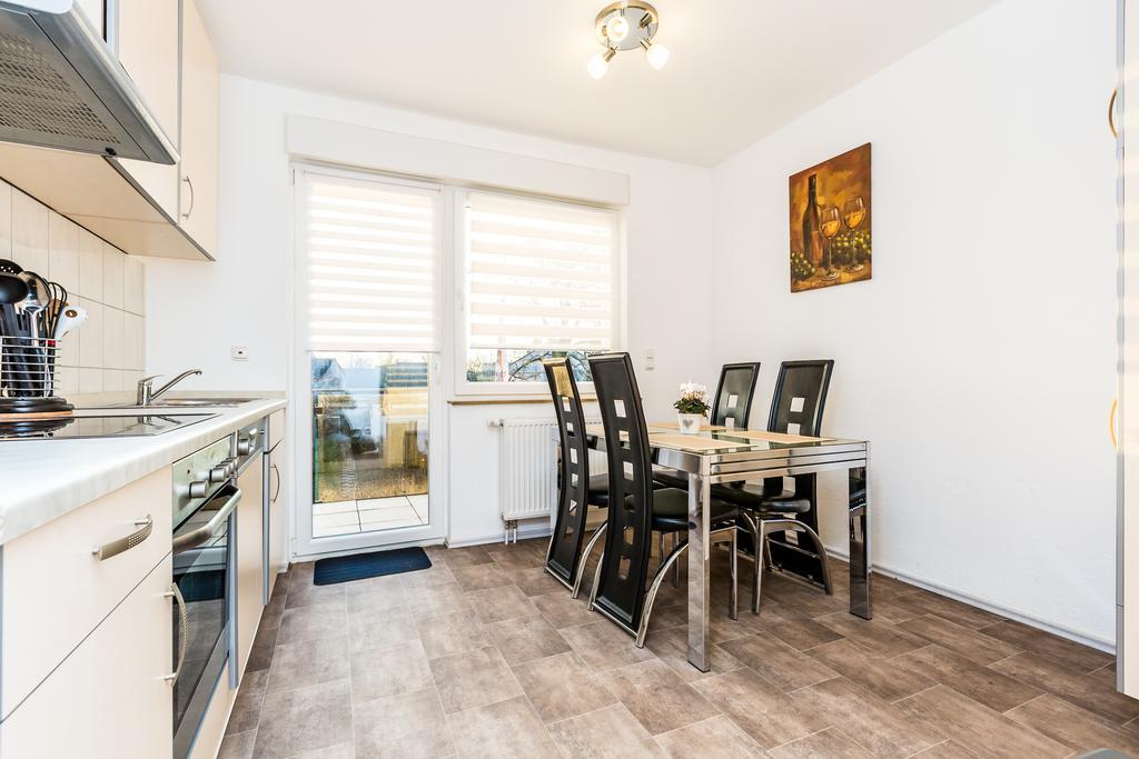 Ferienwohnung Koeln Stammheim Szoba fotó