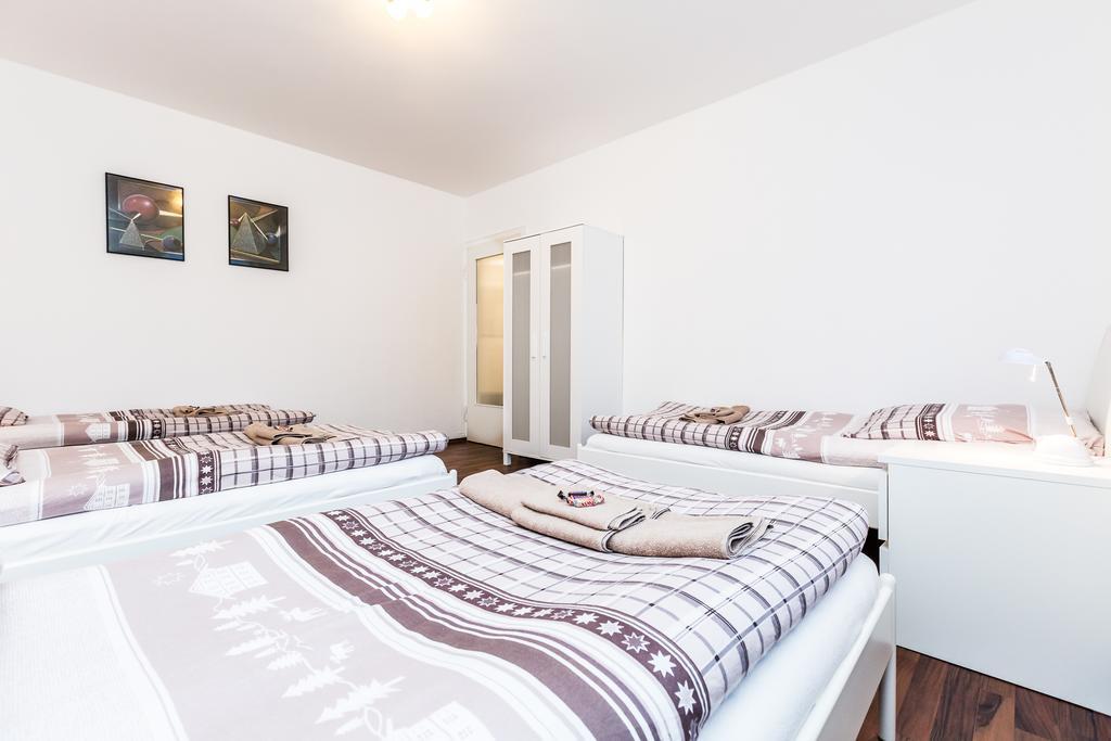 Ferienwohnung Koeln Stammheim Szoba fotó